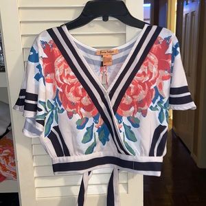Fun crop blouse